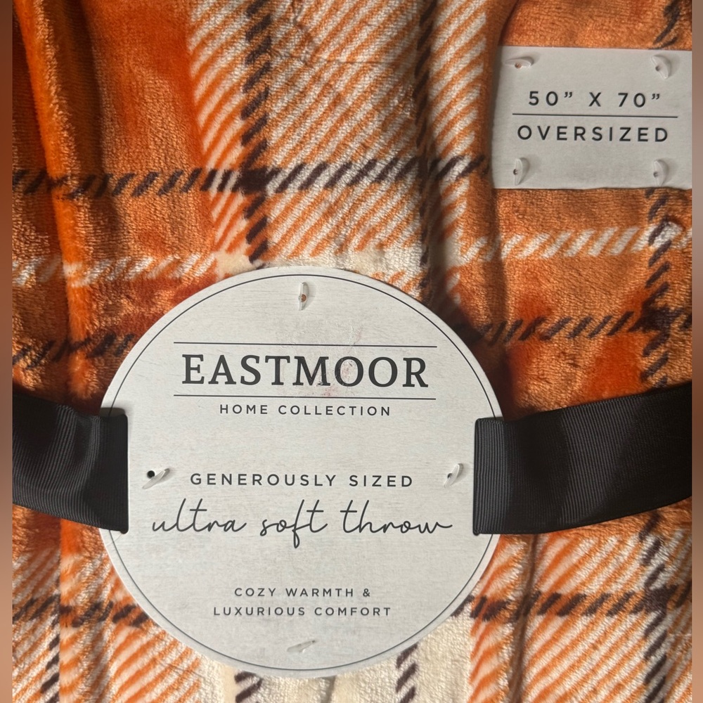 Eastmoor Home Collection Ultra Soft Throw - NWT - Picture 4 of 4